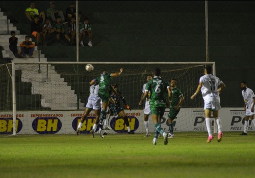 Em jogo ruim, Mamoré e Caldense empatam sem gols no Estádio Bernardo Rubinger