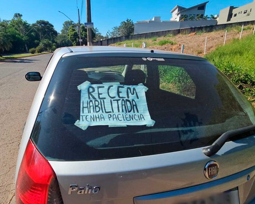 Motorista Rec M Habilitada Cola Cartaz No Carro E Pede Paci Ncia Aos