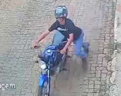 Jovem Preso Ap S Furtar Moto E Ser Reconhecido Pela Pr Pria M E Em