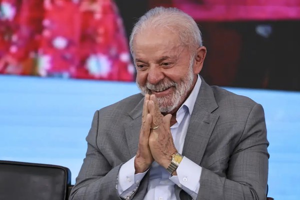 Lula descarta desafiar EUA, mas diz que Brasil não é republiqueta