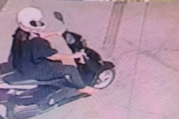 Mulher é presa por furto de body splash e perfume em drogaria no Centro de Patos de Minas