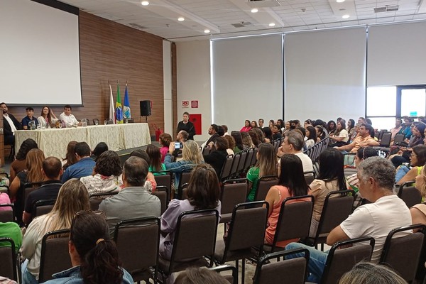 Secretário anuncia recursos de R$ 570 milhões para cultura durante encontro em Patos de Minas