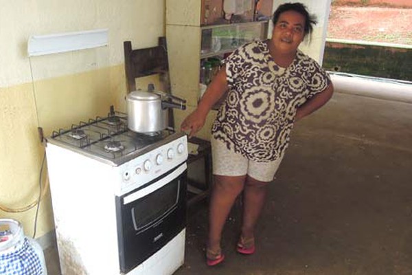 Família desalojada pela cheia do Paranaíba deveria estar em moradias inacabadas no Jardim Esperança