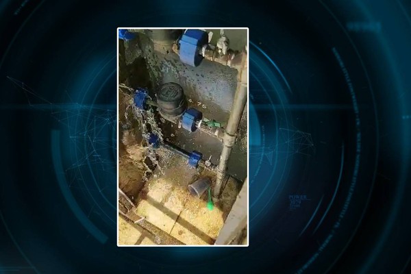 Comerciante denuncia que ficou sem água após Copasa danificar registro ao fazer religação