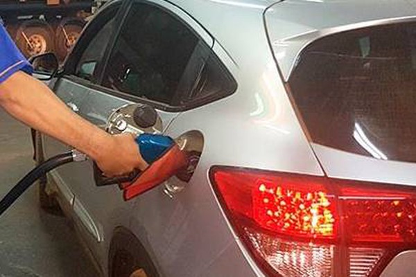 Petrobrás anuncia alta de 7,04% no preço da gasolina e 9,15% no do diesel a partir de amanhã