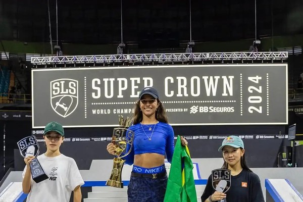 Rayssa Leal vence no fim e se torna tricampeã mundial de skate street