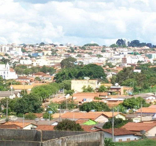 Vigilância Sanitária aponta irregularidades e interdita mutirão de consultas oftalmológicas em Carmo do Paranaíba