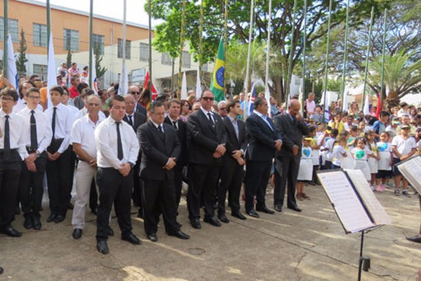 Polícia Militar e autoridades municipais participam de Sessão Cívica em Patos de Minas