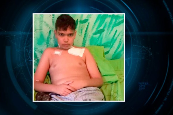 Família pede ajuda urgente para garoto de 13 anos que precisa de cirurgia em Patos de Minas