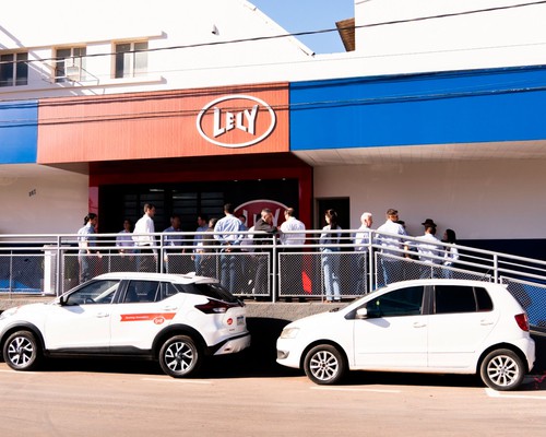 Coopatos inaugura Lely Center para levar robótica e automação à pecuária leiteira em Patos de Minas
