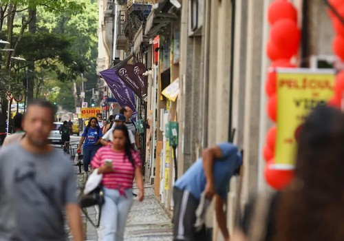 Fim da escala 6x1 traz esperança de mais tempo para família e saúde