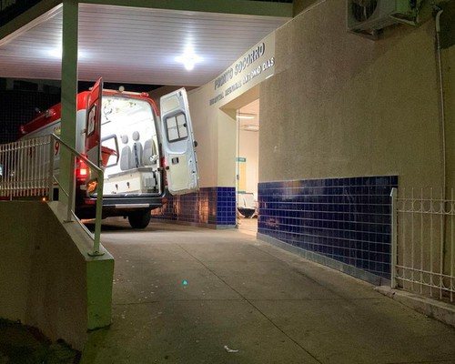 Briga familiar termina com jovem esfaqueado pelos próprios primos em Arraial dos Afonsos