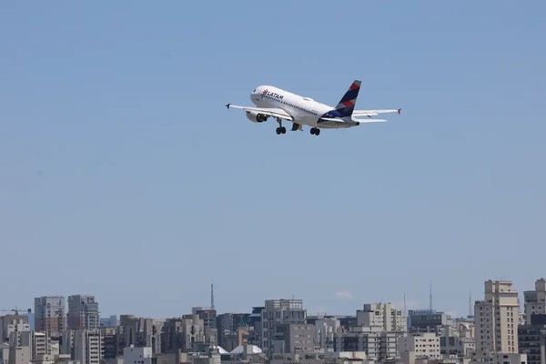 Petrobras reduz preço do querosene de aviação em 14,2%