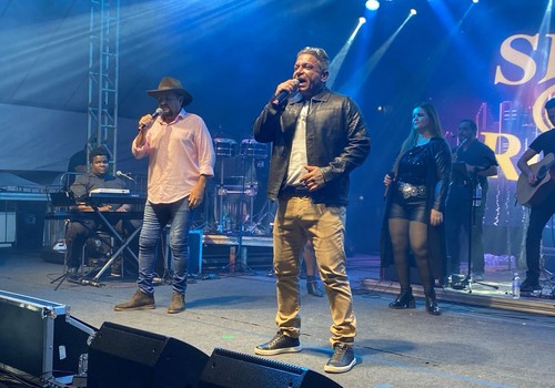 Silvio & Robson começam show no Palco Principal da Fenparaça com muito sertanejo; veja ao vivo