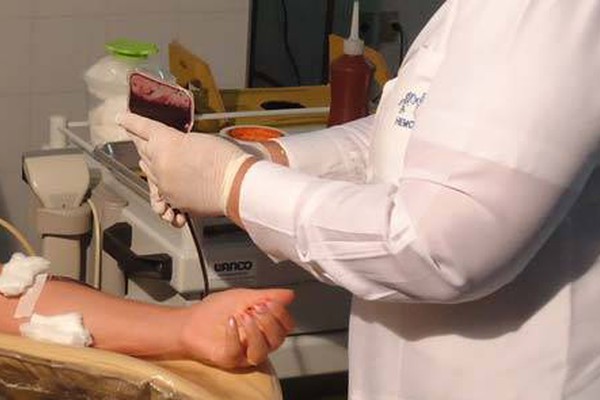 Fundação Hemominas faz coleta noturna de sangue para reforçar os estoques