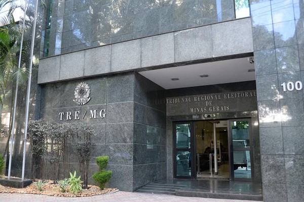 TRE-MG determina que Coronel Azevedo retire das redes postagem que sugere que ele disparou em pesquisa eleitoral