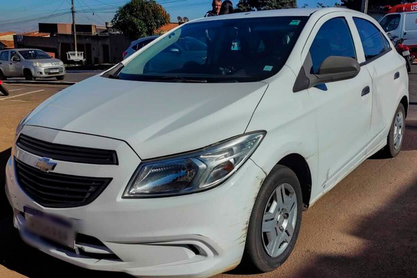 Marido e mulher ficam feridos em acidente de moto em avenida de Patos de Minas
