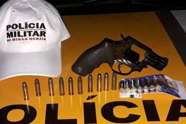 Motorista de caminhonete embriagado é preso com arma de fogo na MG230 em Rio Paranaíba