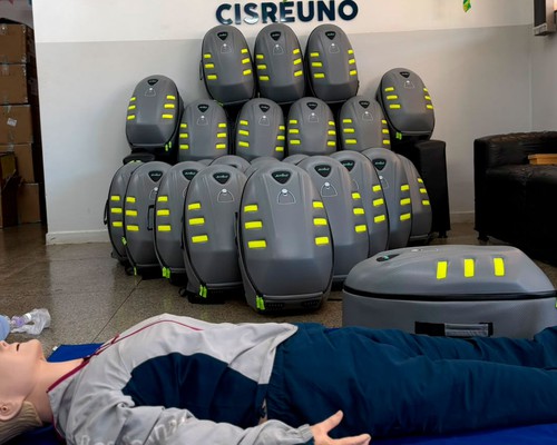 SAMU equipa ambulâncias básicas com compressor torácico de alta tecnologia para salvar vidas