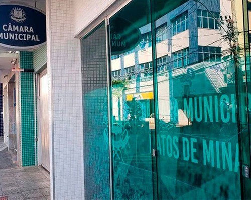Deputados que assinaram emenda que amplia carga horária para 52 horas serão homenageados pelos vereadores