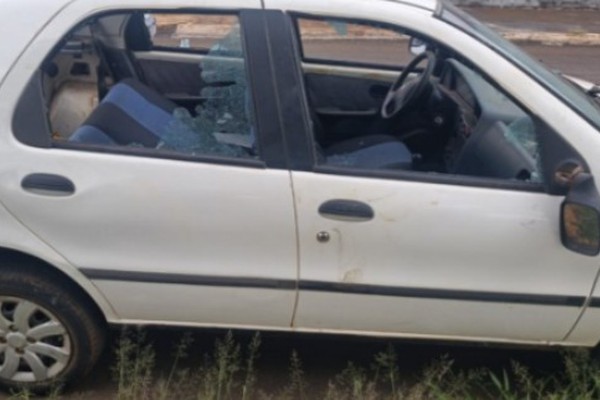 Homem tenta furtar máquina de lavar do pai recém operado e quebra carro em Patos de Minas