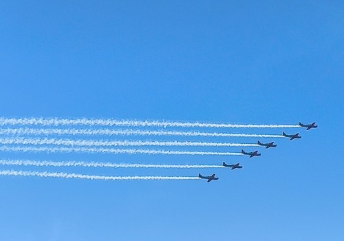 Esquadrilha da Fumaça arranca aplausos e emociona  multidão em Patos de Minas