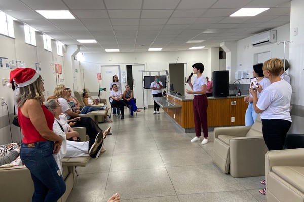 Voluntárias preparam café da manhã especial e levam alegria para pacientes oncológicos da Santa Casa