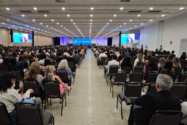 Água e Terra celebra 25 anos com noite histórica e palestra de Augusto Cury para mais de 1.400 pessoas
