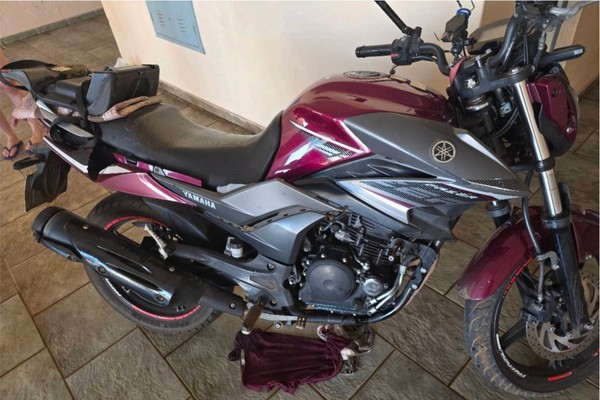 Condutor sem CNH, com documento vencido e mandado de prisão em aberto é preso após acidente