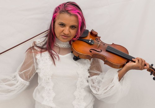 Violinista de Uberlândia descobriu a música na igreja