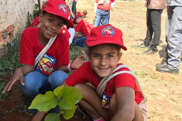 Escolas e creches realizam atos cívicos em comemoração ao Dia Mundial do Meio Ambiente 