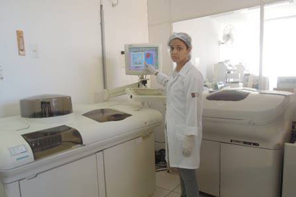 Laboratório Carlos Chagas se especializa para atender demanda de tratamentos de câncer