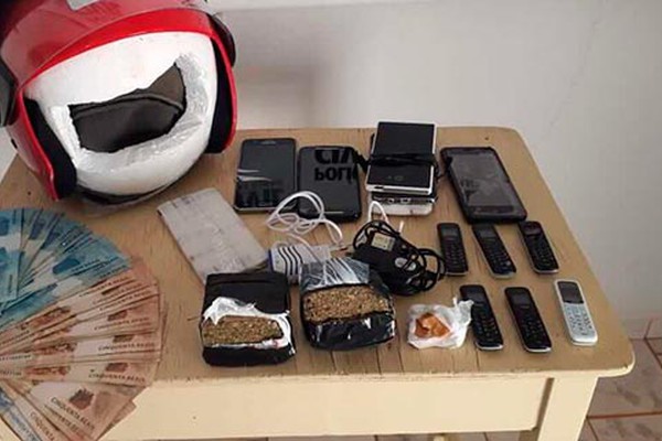 PC e Agentes Penitenciários prendem professora levando droga e celulares para Penitenciária
