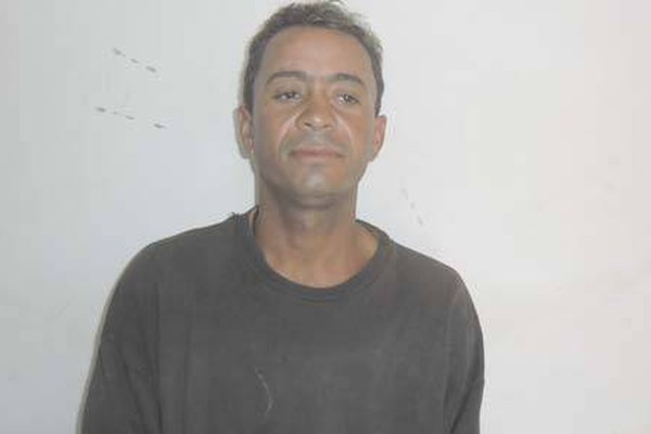Homem é preso após atirar contra a casa da ex-namorada em Carmo do Paranaíba