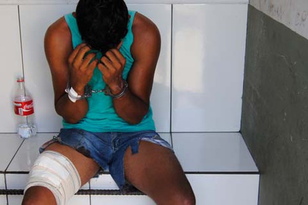 Jovem é preso após assaltar posto de combustíveis e disparar contra policiais em São Gotardo