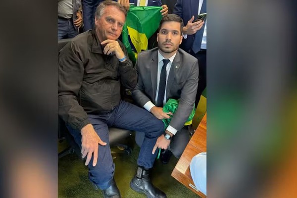 Bolsonaro pode ser preso se usar rede social de outras pessoas