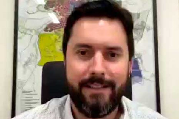 Prefeito Falcão nega relação com página de fofoca e diz que outros vários IPs a acessaram