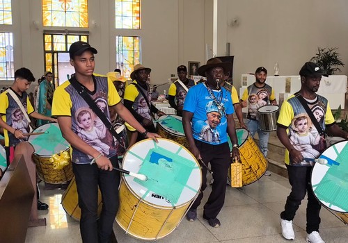 Ternos de Congado e Moçambique realizam festejos na Igreja do Rosário em Patos de Minas