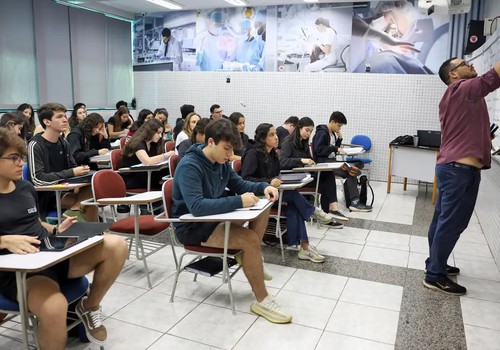 Desenrola Fies: estudante pode renegociar dívida a partir desta quarta