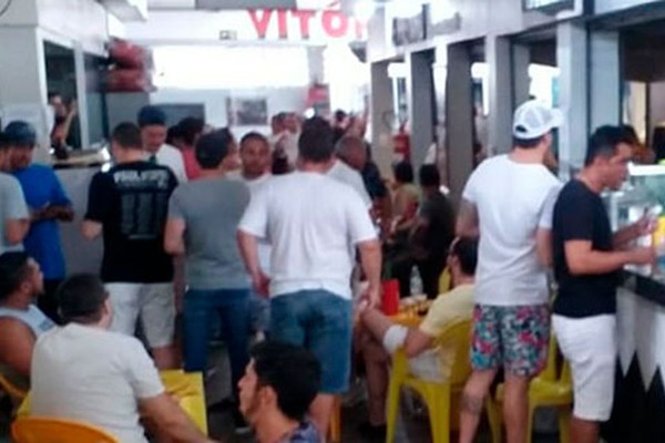 Polícia Militar esvazia bar no Mercado Municipal após denúncias de aglomeração