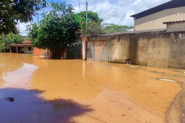 Atingidos pelas enchentes em Patos de Minas recebem hoje duas parcelas do Recupera Minas