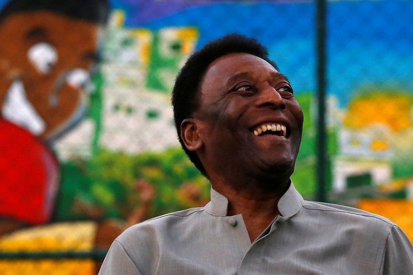 Pelé tem melhora progressiva do estado geral, informa boletim médico