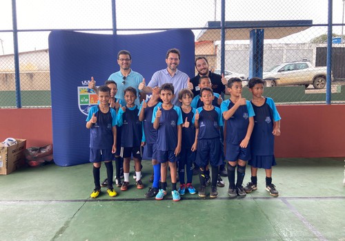 Prefeitura entrega obra de cobertura da quadra poliesportiva na Praça Vila São José Operário