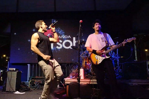 Banda Versat encerra show no Palco do Coreto da Fenapraça; veja ao vivo