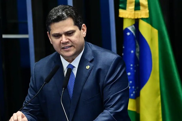 Congresso não admite ingerência em Poderes do Brasil, diz Alcolumbre
