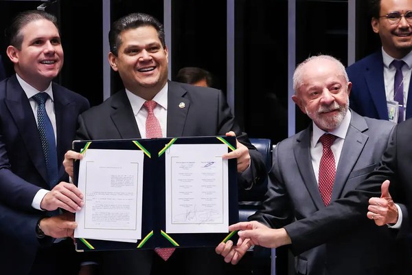 Descanso de trabalhador não quebra empresas, diz Lula após fim da 6x1