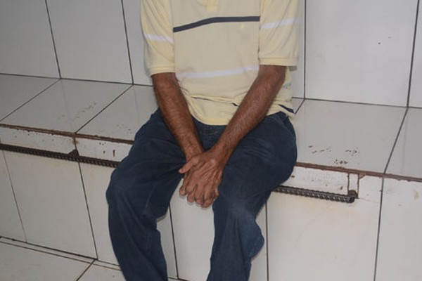 Idoso de 69 anos é preso após mostrar órgãos genitais para criança de 10 anos em Patos de Minas