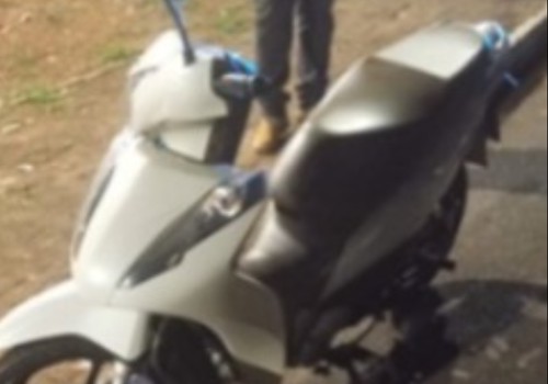 Motociclista foge de forma alucinada, mas acaba preso com cocaína na cueca após intensa perseguição