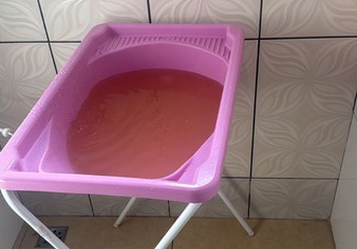 Moradores sofrem com água suja após falta d’água frequente no Residencial Monjolo