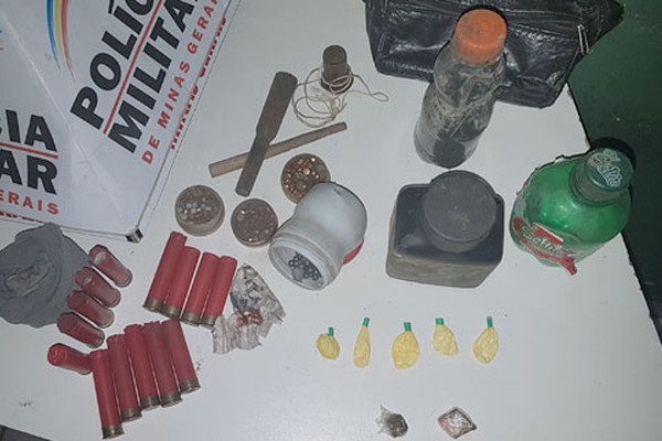 Jovem e mulher são presos pela PM com droga e material de munições no Posto da PRF